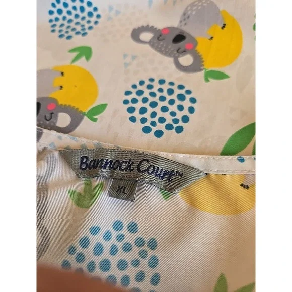 Divine Stretch By JDM White KOALA BEAR Lemon Scrub Top Short Sleeve Sz XL - Picture 6 of 6